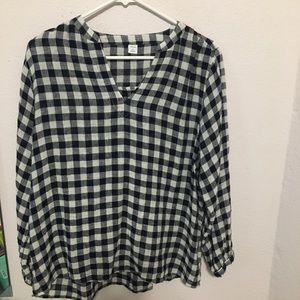 Old Navy M checkered pop-over blouse